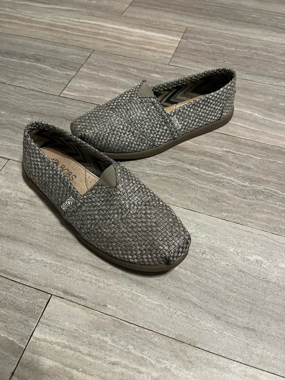 BOBS Skechers Womens Size 8 Woven Silver Gray  Slip On Shoes Flats - Picture 2 of 9